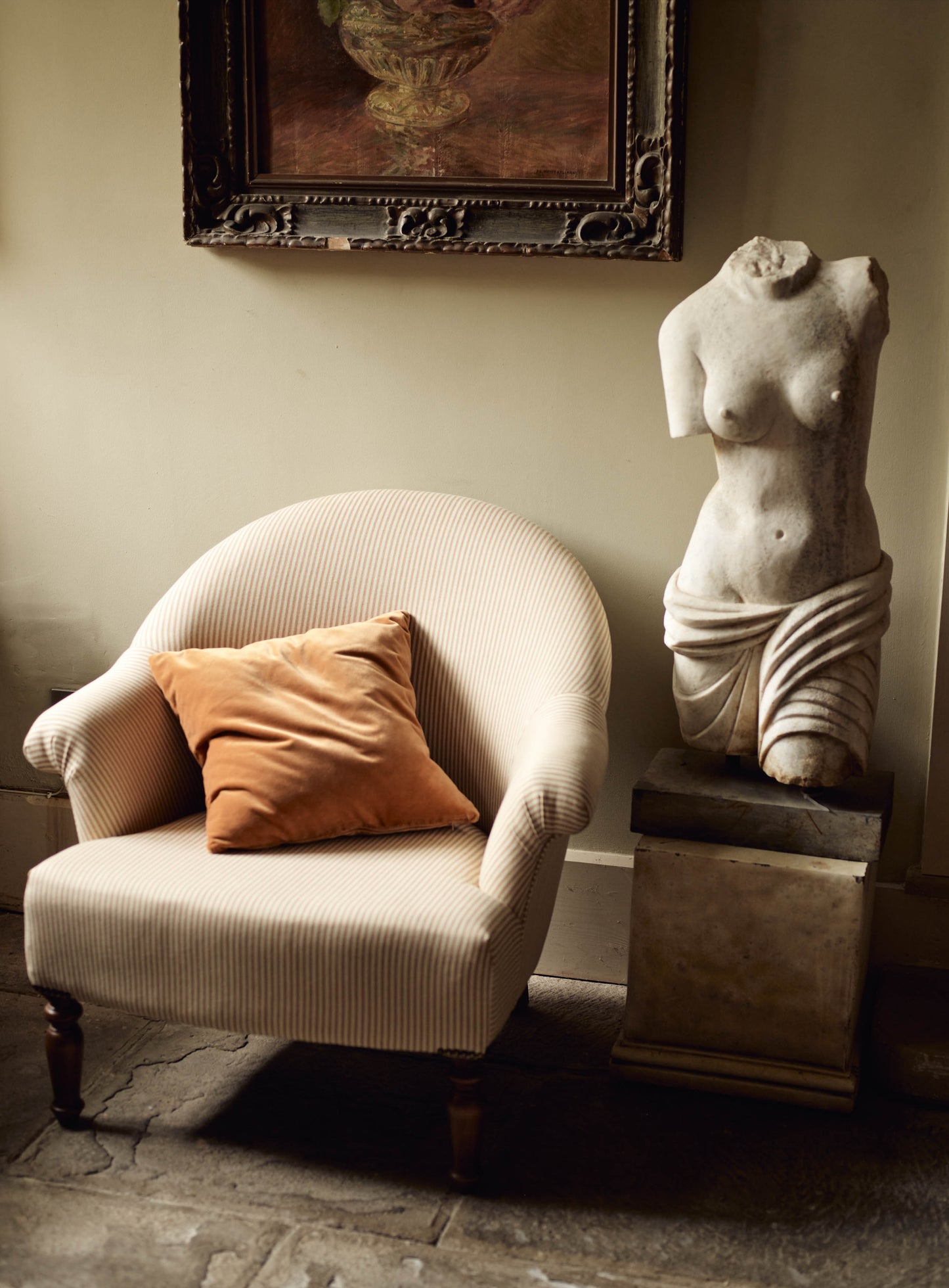 Fauteuil Clandon, rayures ocre héritage