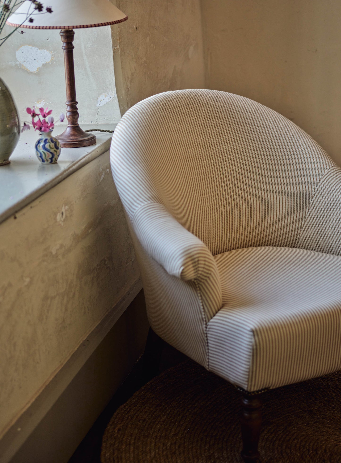 Fauteuil Clandon, rayures ocre héritage