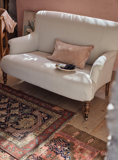 Canapé Finley, rayures marron clair sur fond marron foncé (Heritage Mole Stripe)