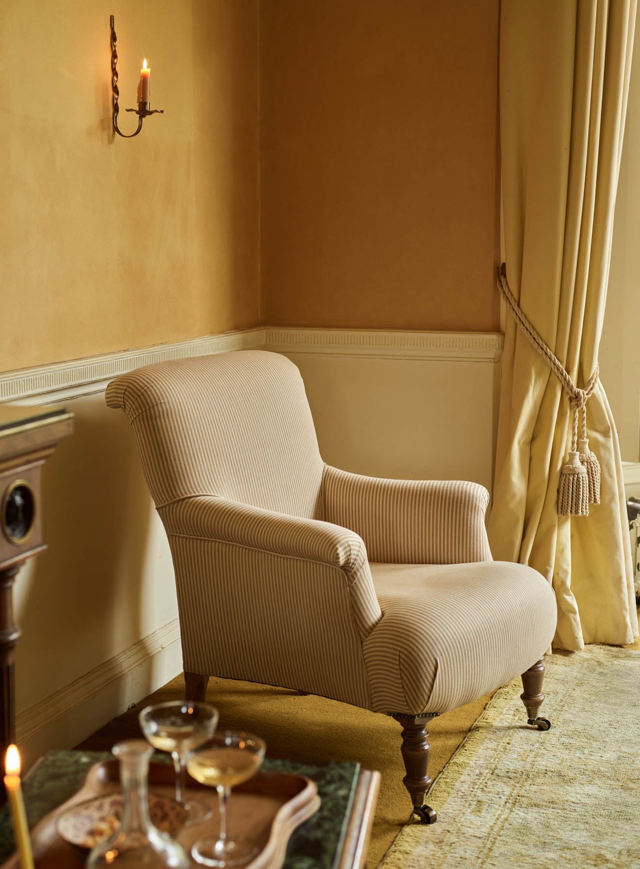 Fauteuil Finley, rayures ocre héritage