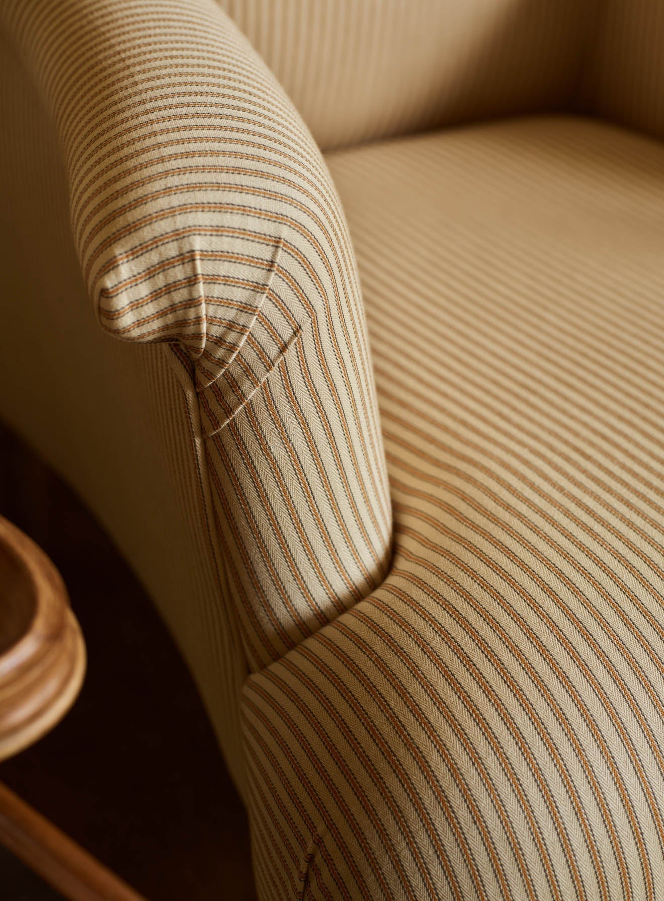 Fauteuil Finley, rayures ocre héritage