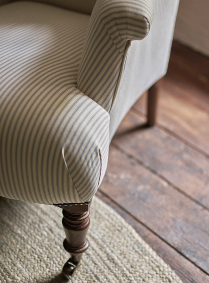 Fauteuil Finley, rayures grises sur fond blanc