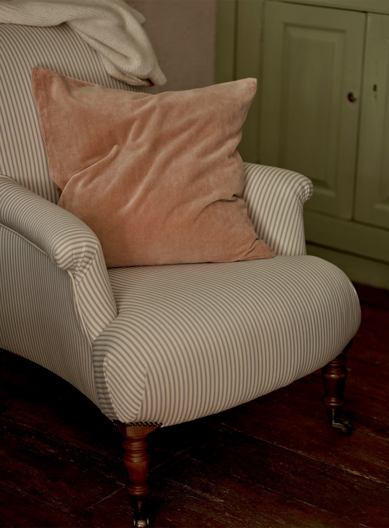 Fauteuil Finley, rayures grises sur fond blanc