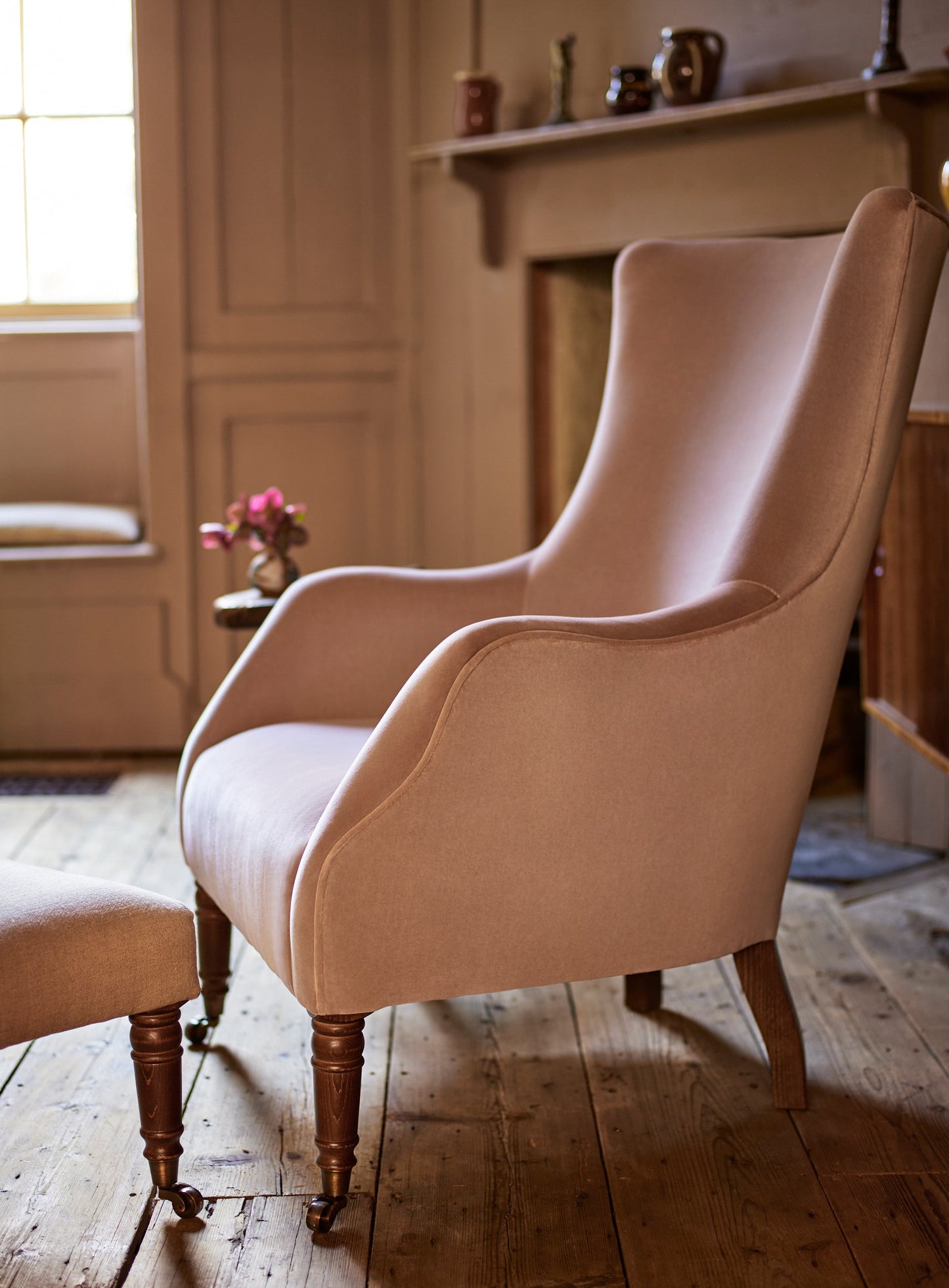 Fauteuil à oreilles Bromley, velours Clover