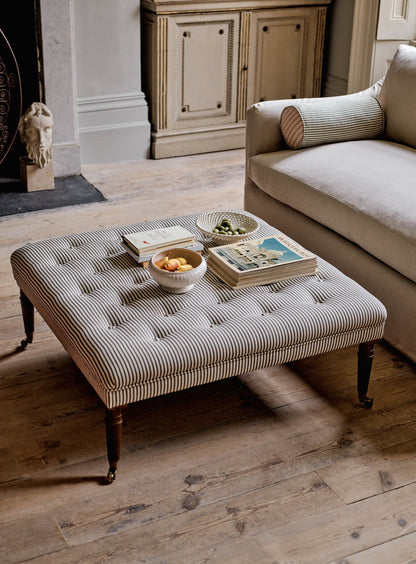 Tabouret Freyer, carré, rayures noires sur fond blanc