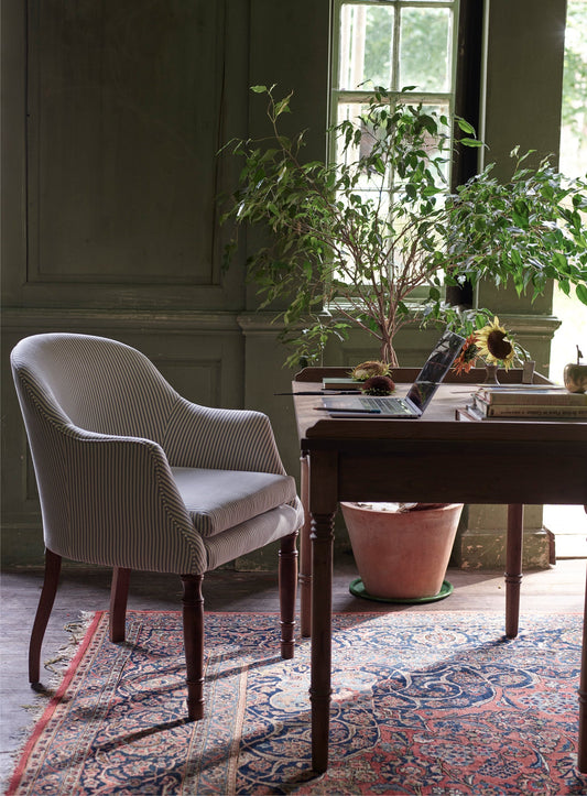 Fauteuil de bibliothèque Bennett, rayures bleues sur fond blanc