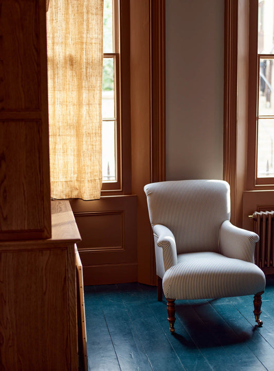 Fauteuil Finley, rayures bleues sur fond blanc