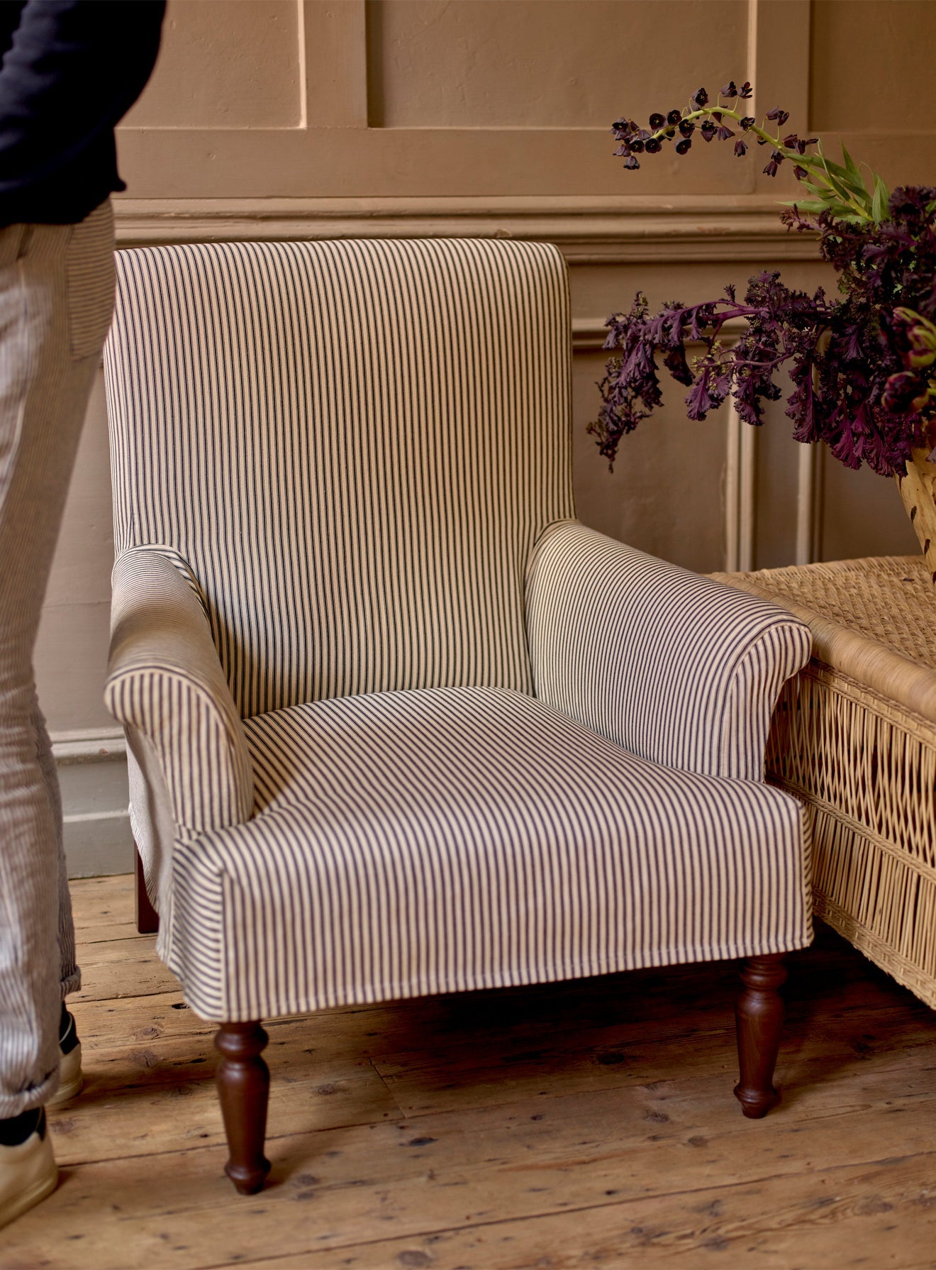 Fauteuil Wilford, rayures noires sur fond blanc