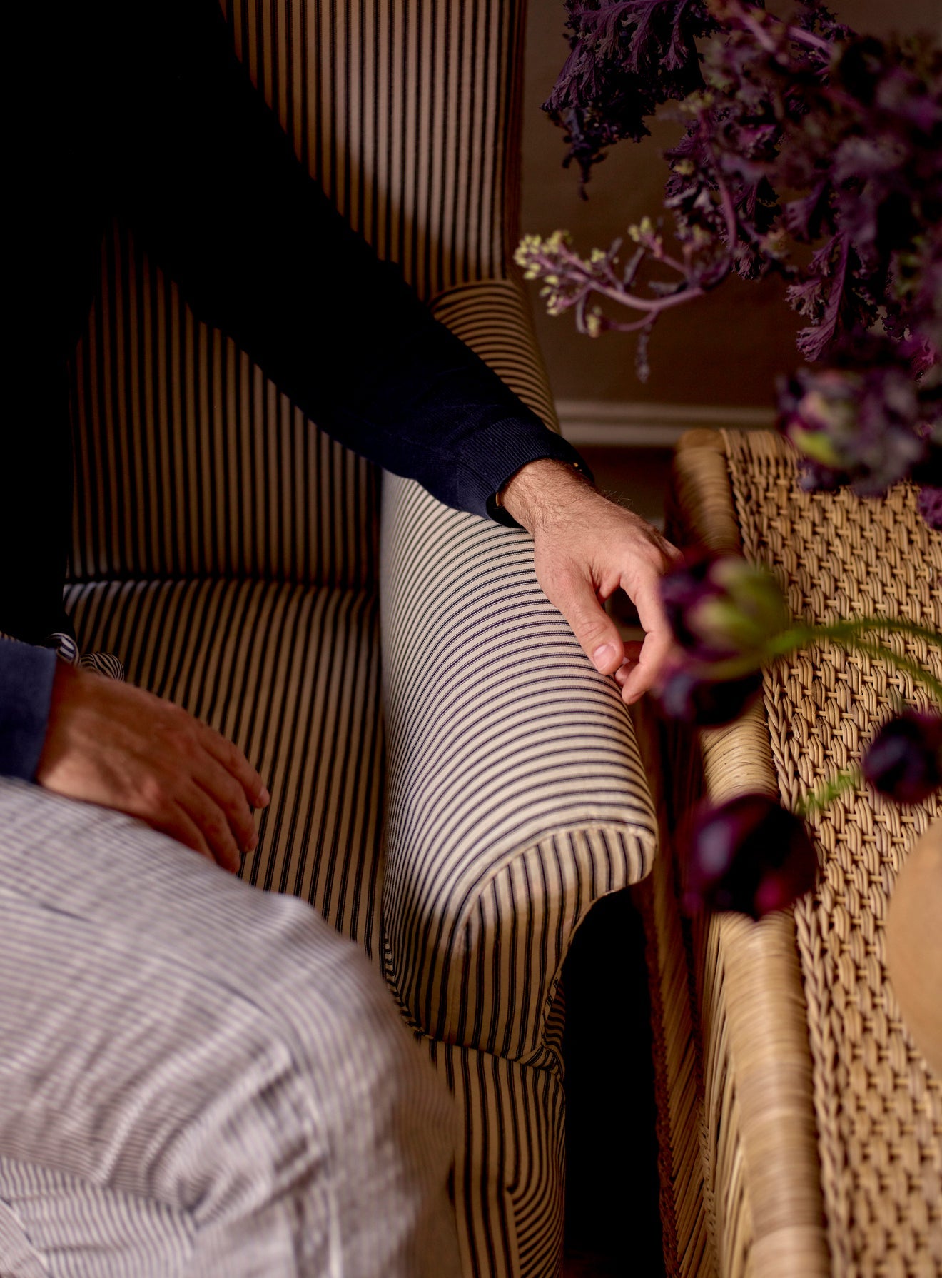 Fauteuil Wilford, rayures noires sur fond blanc